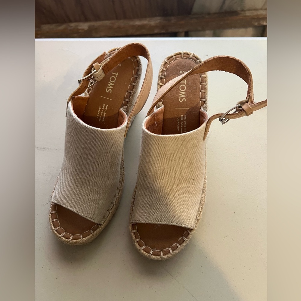 Toms wedges